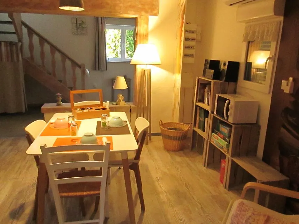 La Tour Aux Tilleuls Lorlanges Guest house